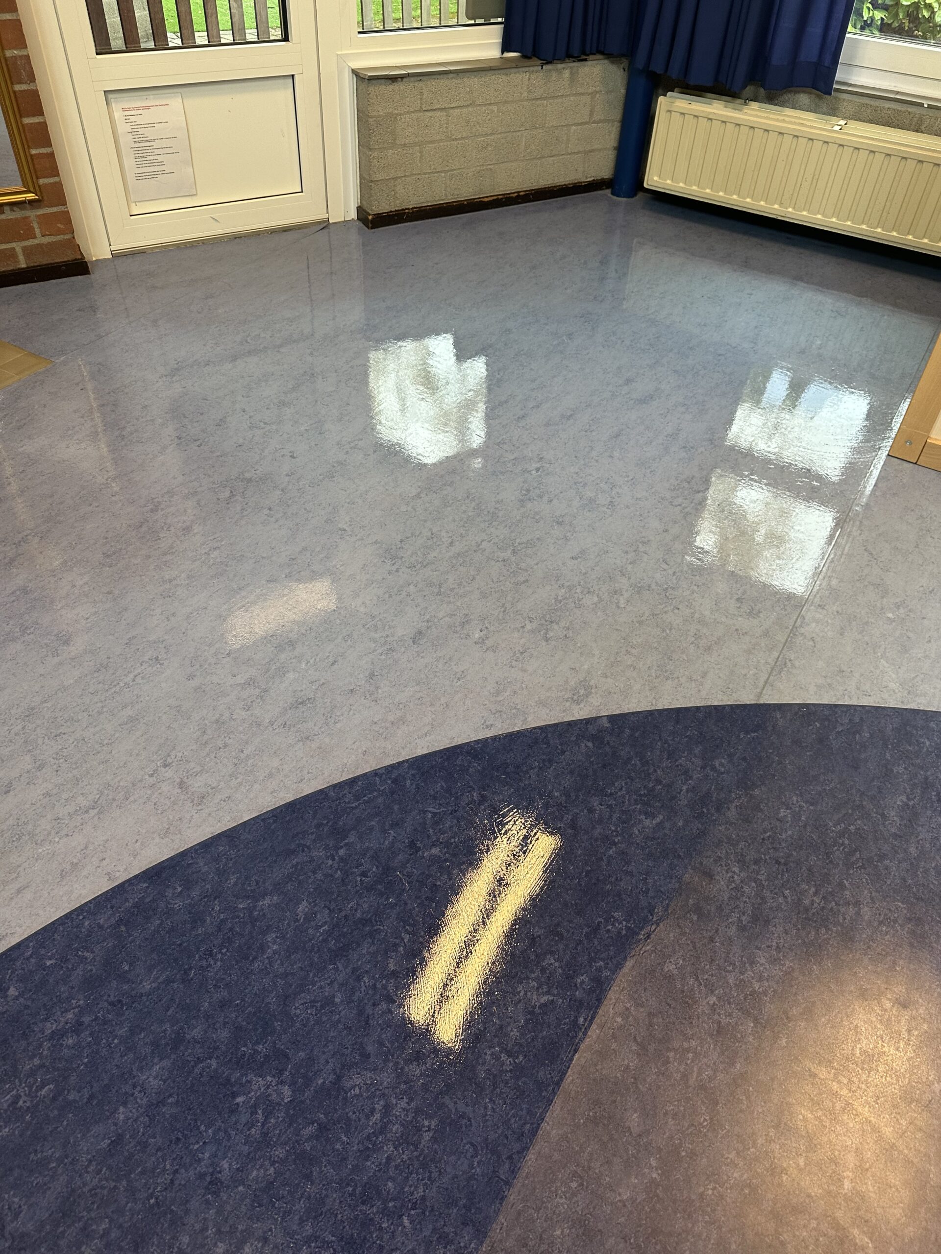 Vloerreiniging en scholen schoonmaken